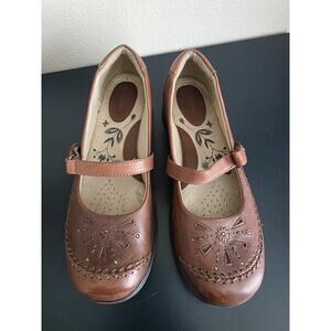 Thom McAn Shoes Womens 9.5 Dina Mary Jane Brown Leather Hook & Loop Comfort Low